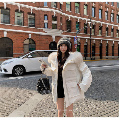 工装羽绒服女冬季2025新款超好看今年流行爆款轻薄连帽派克服外套