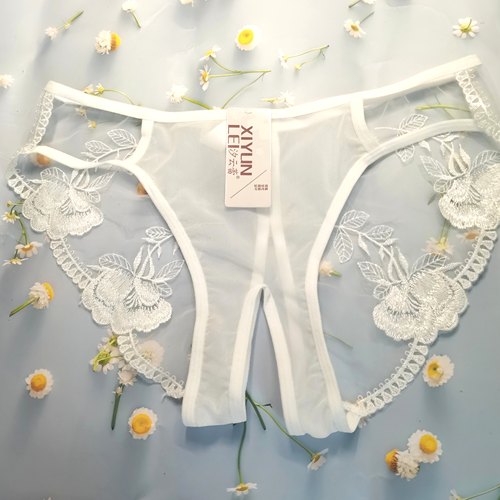 女生刺绣性感内裤美臀开叉无档透明轻奢情调低腰三角裤衩约会