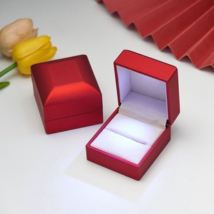 高档带灯首饰盒led发光戒指盒婚礼对戒盒森系吊坠手镯耳坠耳钉盒