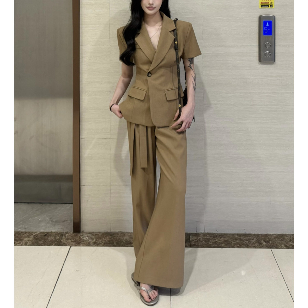 西装套装女2026夏季新款韩版气质显瘦感收腰西装阔腿裤两件套