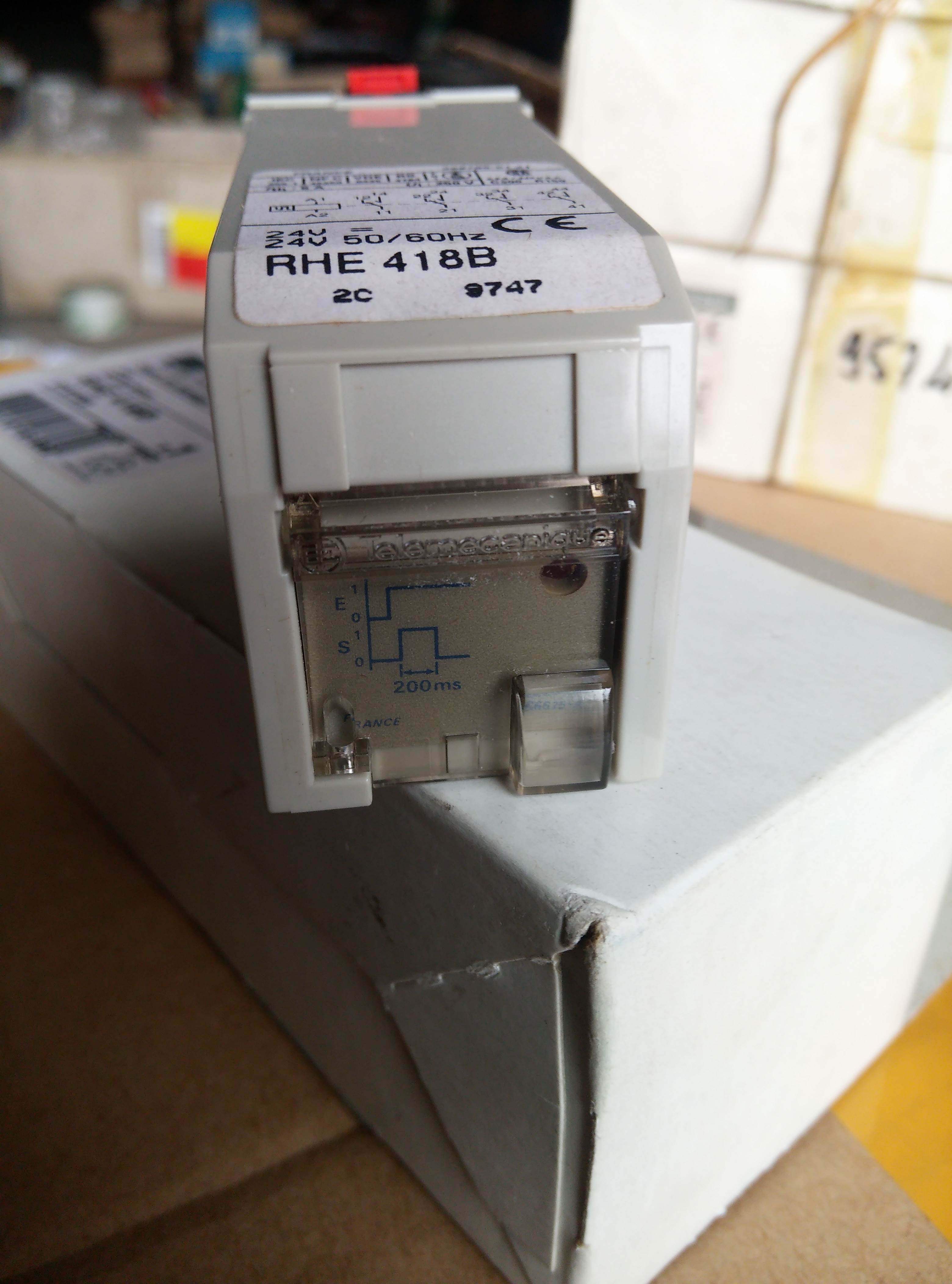 施耐德telemecanique 继电器 rhe418b 询价
