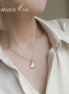 不规则白色爱心吊坠锁骨链