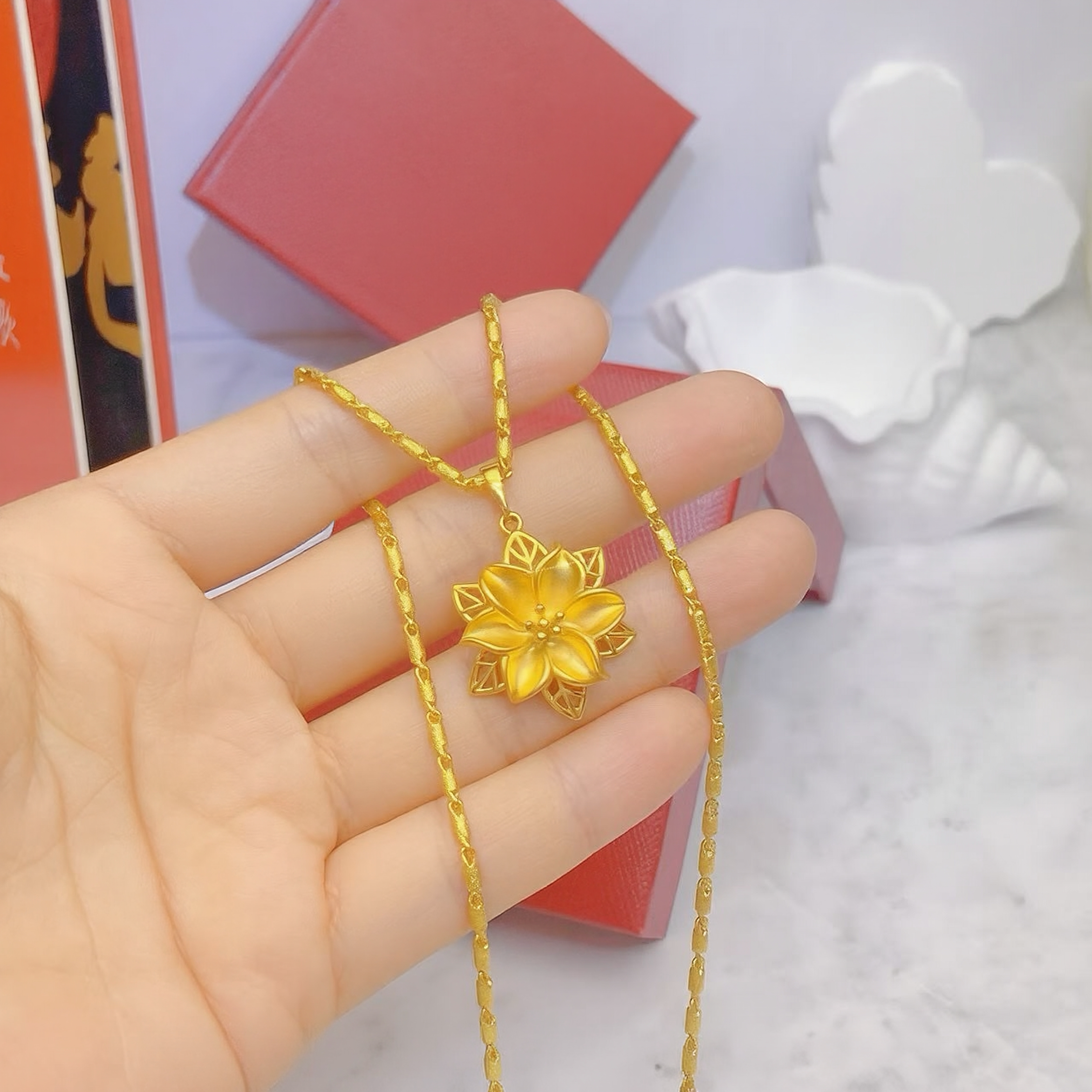铜合金项链新款优雅天鹅吊坠百合花项链百搭日常逛街约会显气质