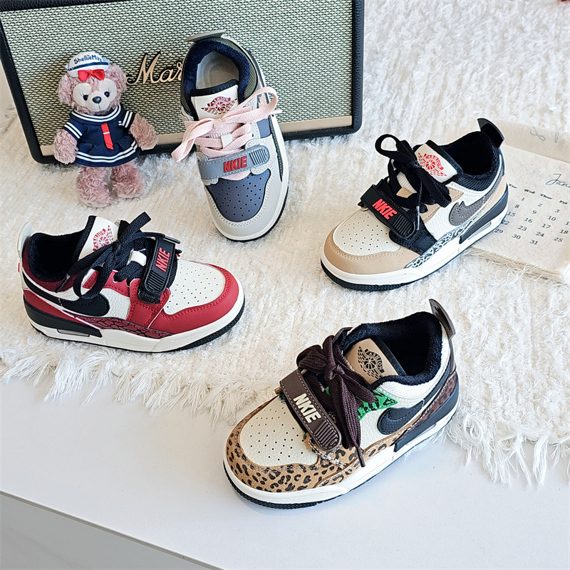 2090童鞋2025冬款撞色空军男女童气垫加绒板鞋休闲鞋运动跑步鞋