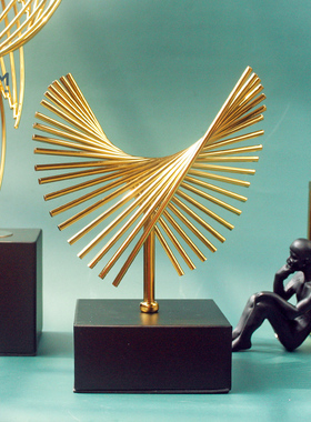 欧美金色金属飞鹰客厅工艺品摆件现代简约拍摄道具钢条盘旋饰品