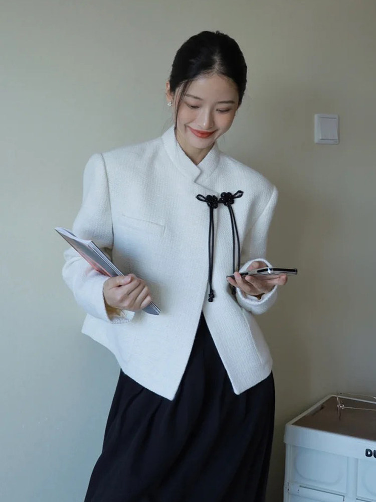 새로운 중국 스타일의 향상된 술 블레이저 여성 단추가 달린 경사 카디건 국가 스타일 긴팔 짧은 복고풍 외부 탑