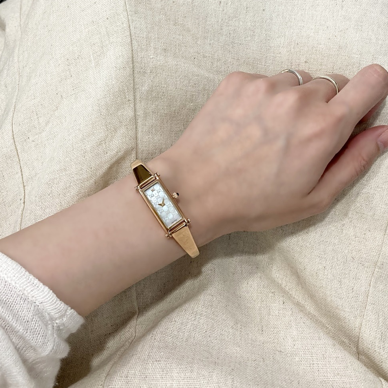 代购GUCCI古驰腕表石英机芯方形不锈钢表带白色表盘女手表 YA015