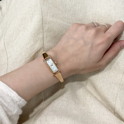 Gucci古驰方形白色表盘手表