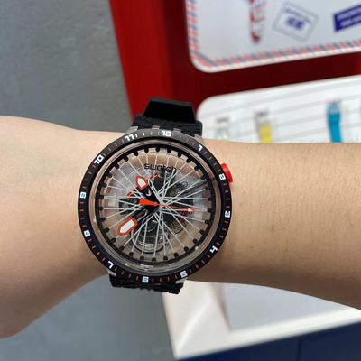 Swatch斯沃琪骑行人生镂空手表