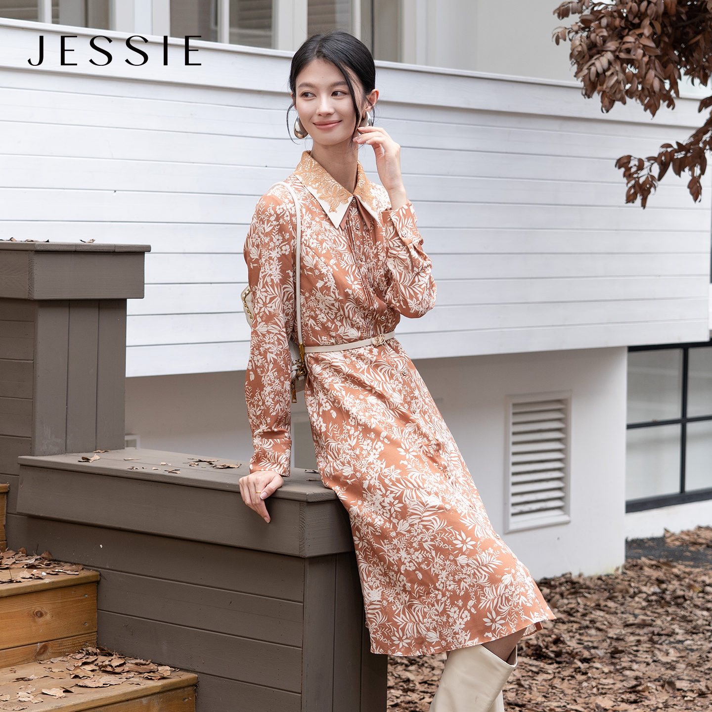 JESSIE优雅撞色蕾丝双层领印花连衣裙女收腰显瘦长裙春季