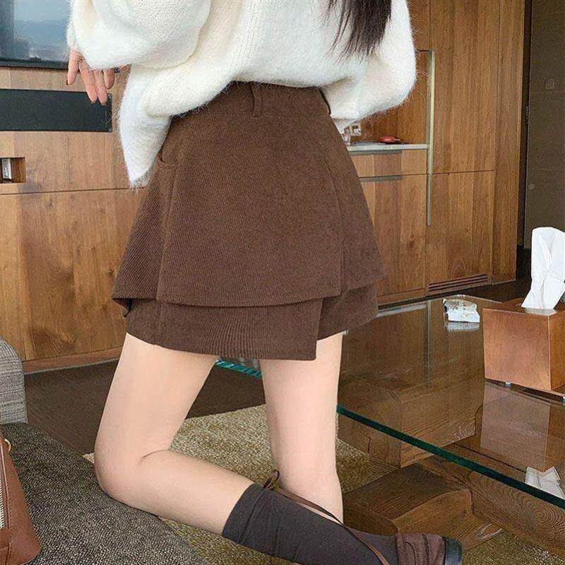 复古灯芯绒裙裤女春秋新款设计感高腰百搭A字阔腿裤ins休闲短裤子