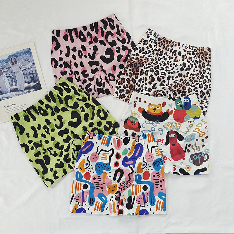 针织印花瑜伽短裤女蜜桃臀跑步运动健身热裤无缝提臀三分裤外穿夏