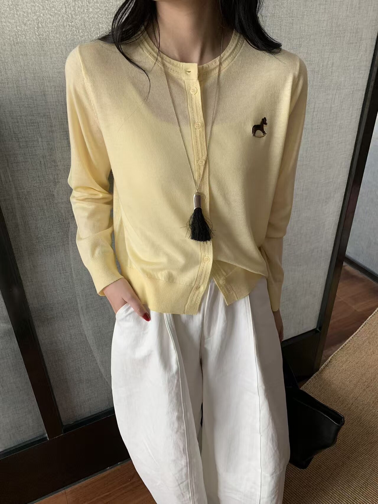 韩系简约清新刺绣小马棉羊毛纯色长袖通勤百搭轻薄针织开衫96063