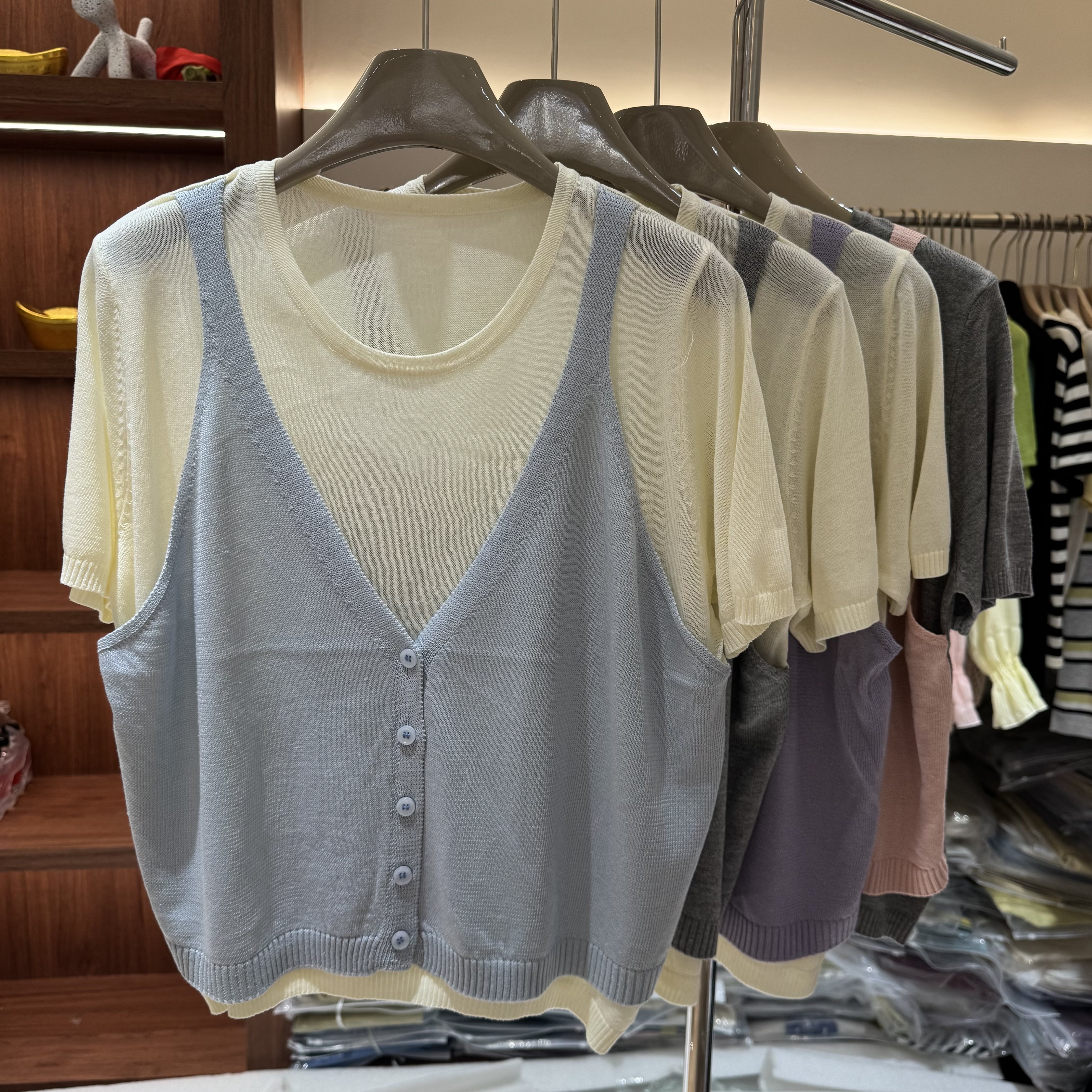 韩版宽松单排扣针织马甲假两件叠穿圆领短袖套头针织衫上衣95005