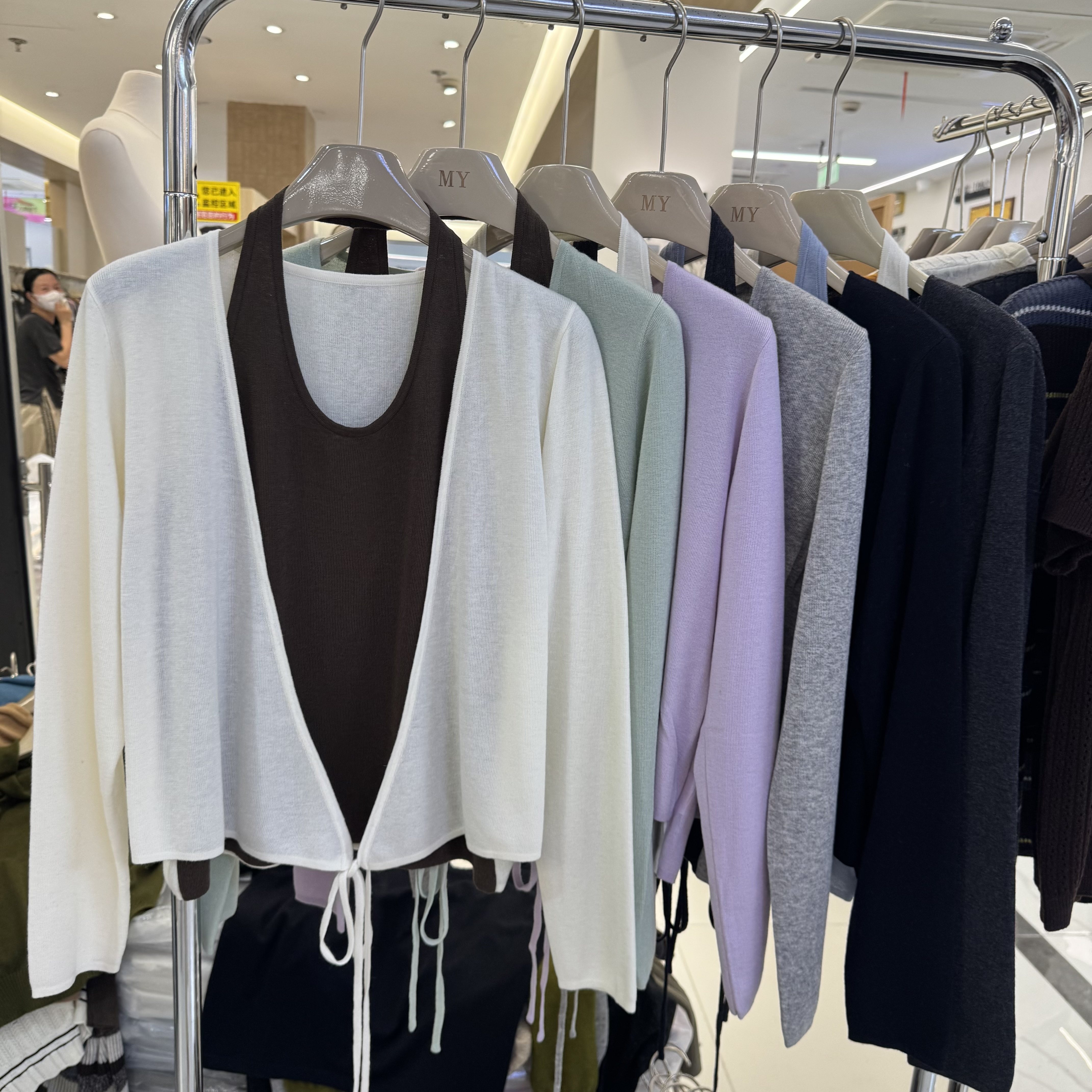 韩系高级感拼色u领挂脖绑带假两件针织开衫女初秋季宽松显瘦上衣