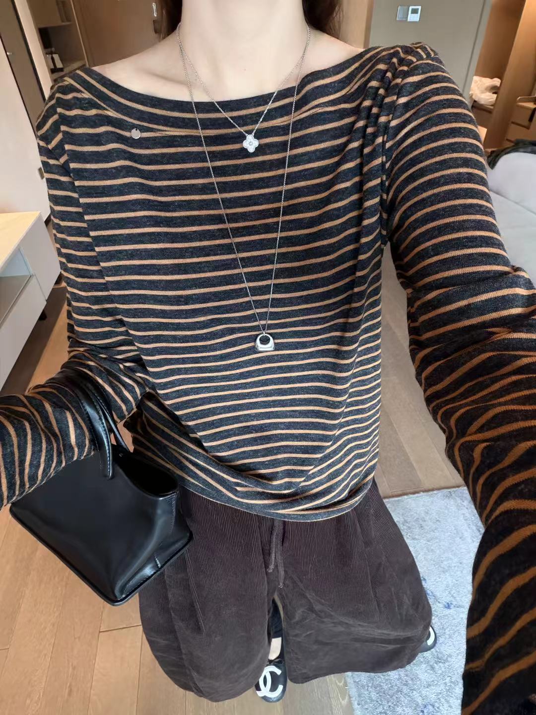 YZOY66157正品2026秋季新品宽松一字领露肩露锁骨条纹打底衫T恤女