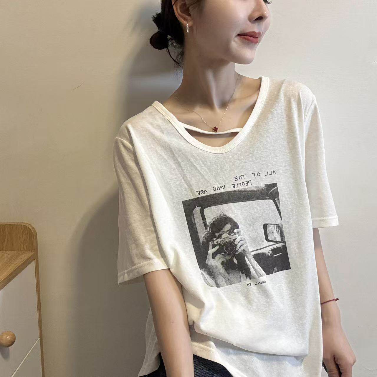 32037正品韩版复古人物印花V领短袖T恤女宽松百搭中长款潮酷上衣