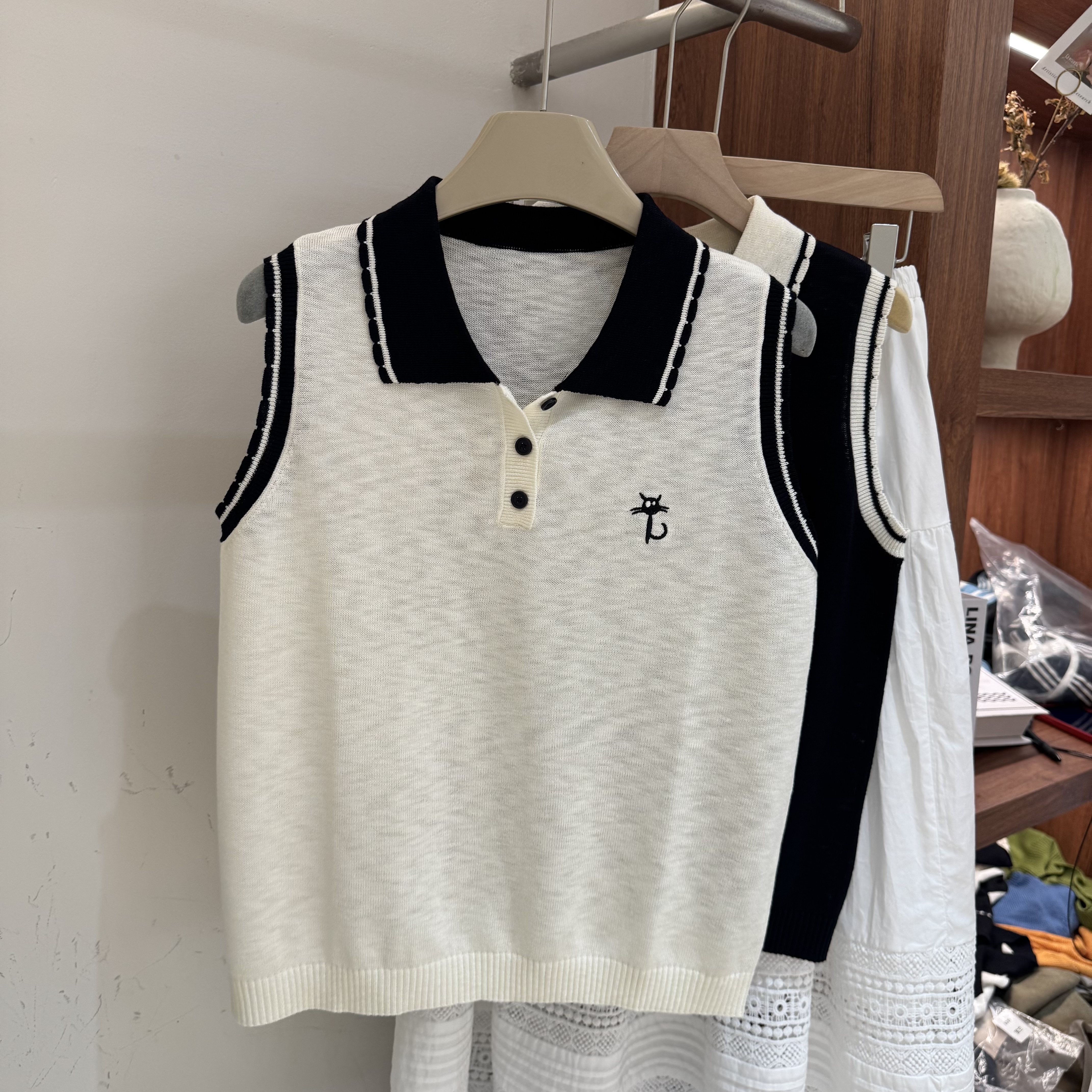 学院风2026夏季翻领刺绣针织背心女夏宽松百搭polo衫无袖上衣