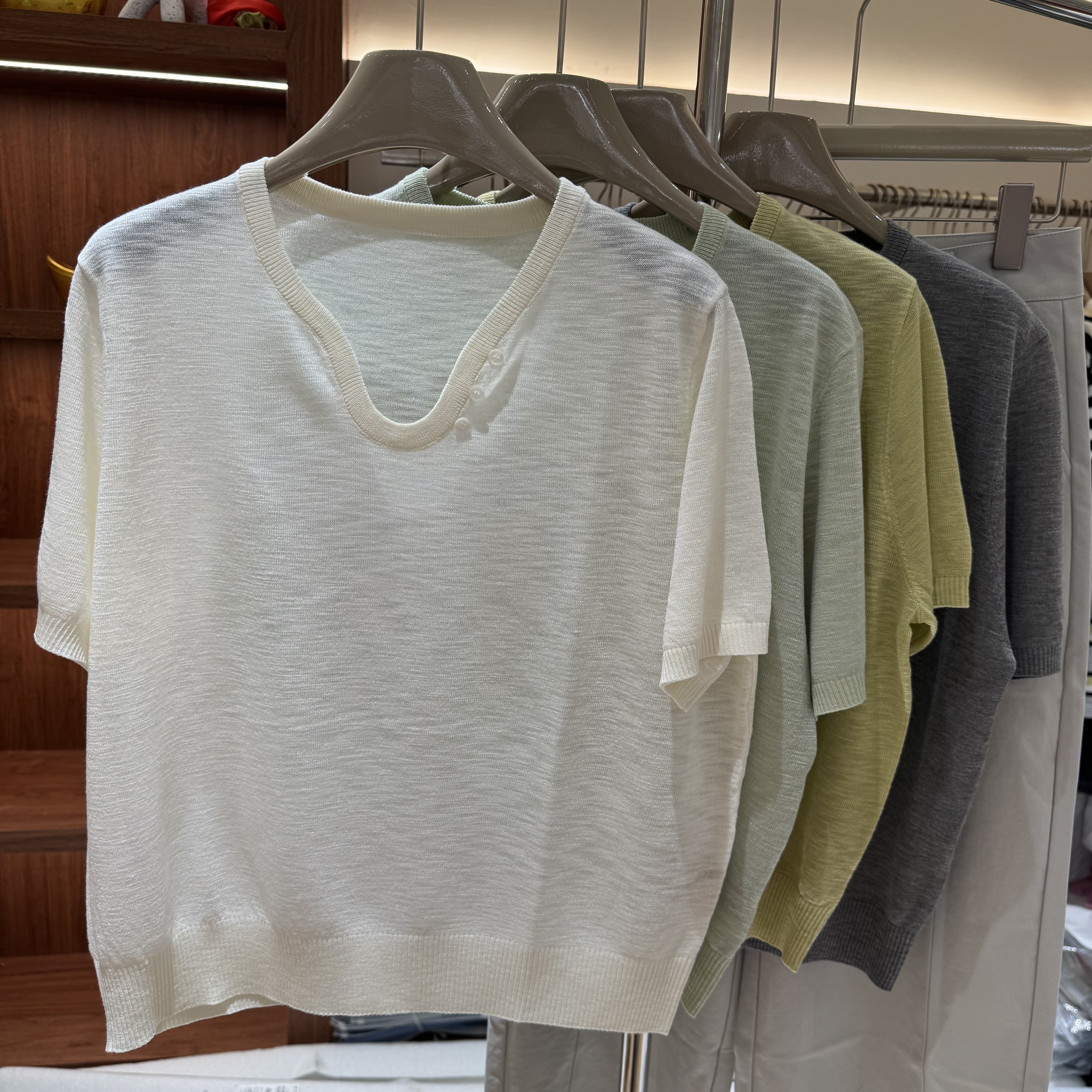 69032温柔慵懒风小U领三粒扣竹节麻短袖针织衫女百搭显瘦宽松毛衣