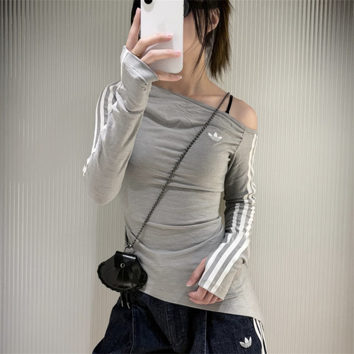 Adidas三叶草 女子运动休闲潮流露肩斜肩短袖T恤 LE8310 LE8311