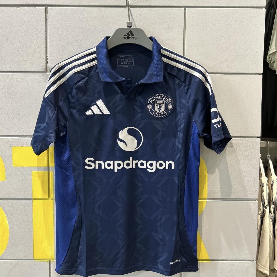 Adidas阿迪达斯 曼联客场球迷版速干透气短袖足球球衣T恤 IU1390