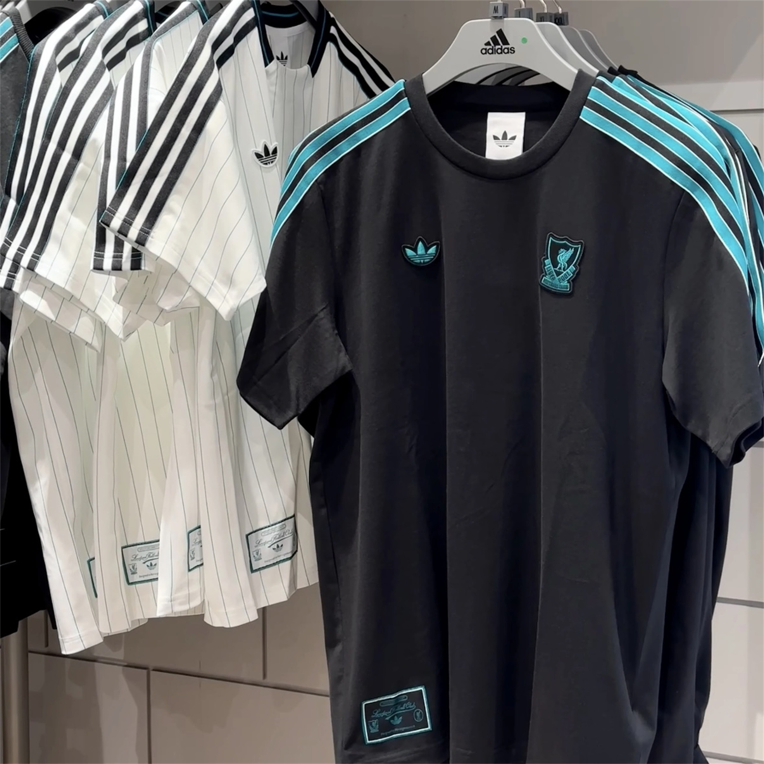 Adidas三叶草 利物浦男子客场运动足球复古短袖T恤 JW5466 JW5470