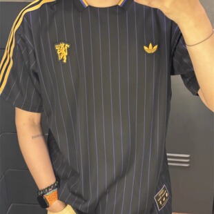 Adidas三叶草 曼联男子运动休闲潮流足球速干透气短袖T恤 JN2818