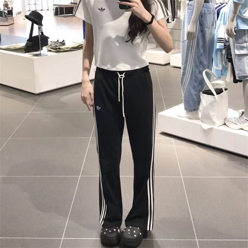 Adidas三叶草 女子运动休闲潮流经典针织刺绣微喇叭长裤 KX8016
