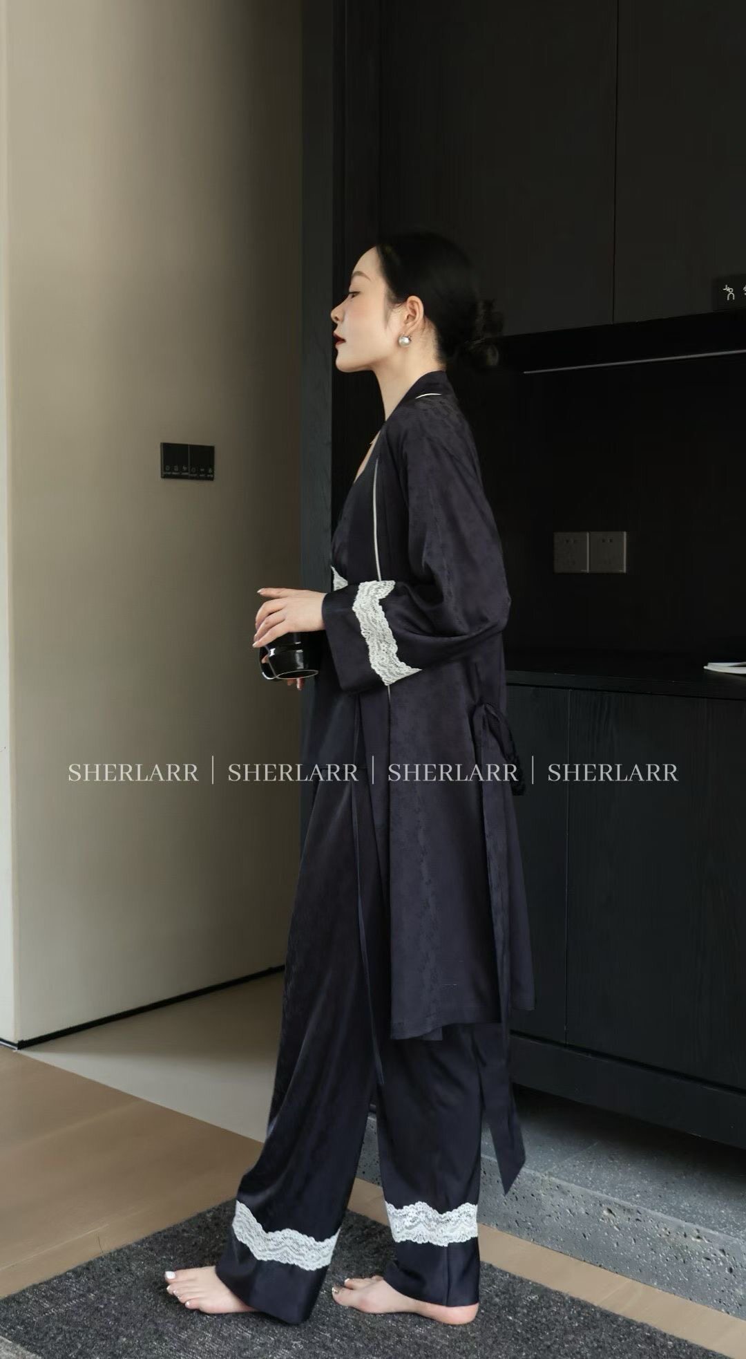 奢拉2025新冰丝吊带三件套睡衣长袖长裤家居服套装女人味蕾丝拼接