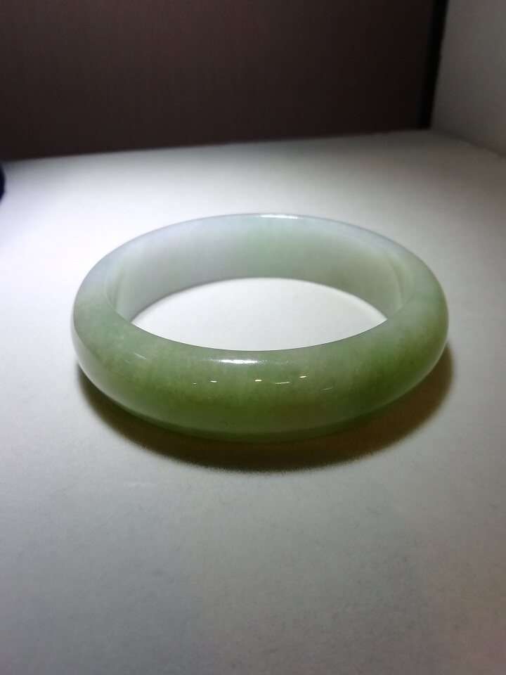 天然 翡翠手镯 黄绿色 糯种 无裂纹无黑点 57圈口 时尚礼品