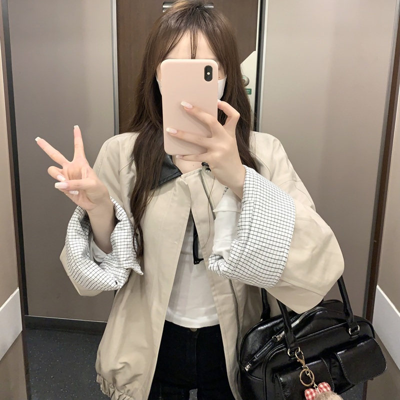 早秋独特超好看格子拼接外套女宽松卡其色韩里韩气的穿搭风衣夹克