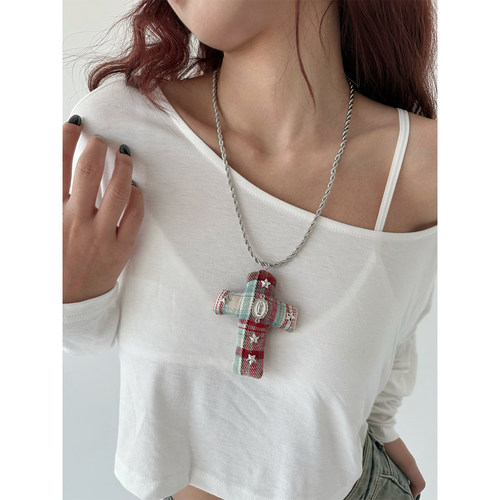 格子拼布立体十字架长项链