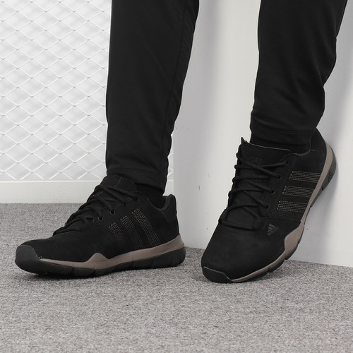 Adidas/阿迪达斯正品新款男子越野耐磨舒适登山户外鞋 M18556