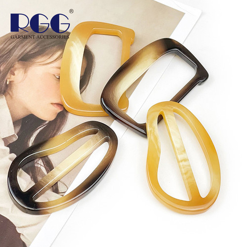 树脂腰扣不规则花纹米色