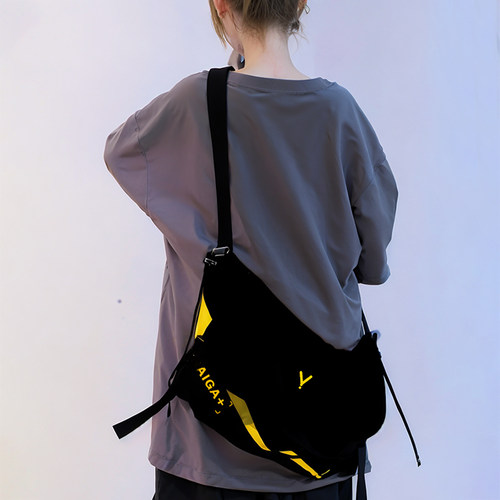 YONAIGA+斜挎饺子包工装机能风