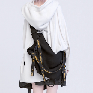 单肩斜挎包包女 百搭轻便尼龙男个性 YONAIGA 原创潮酷ins街头工装
