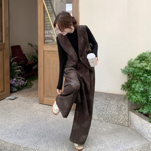 高级感气质印花马甲时尚套装女2025年春秋季新款打底阔腿裤三件套图片