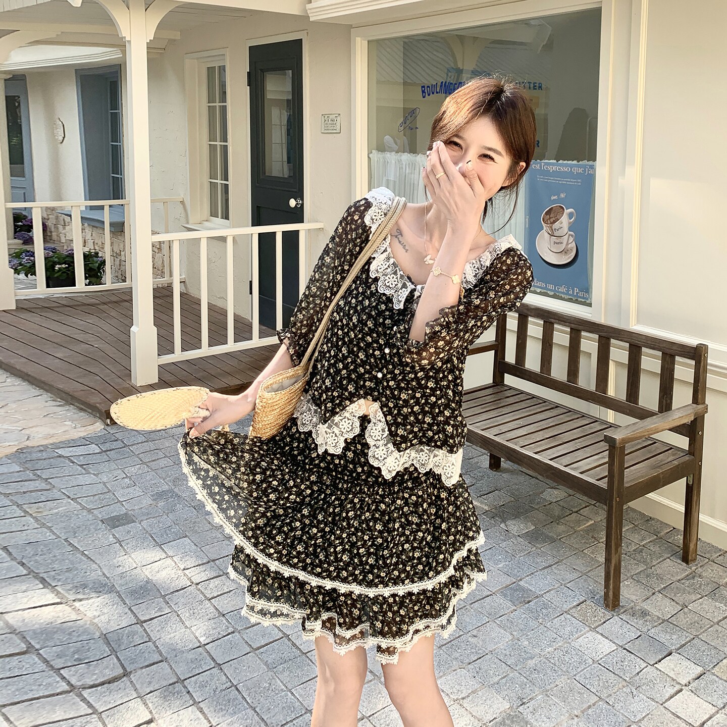 蕾丝拼接黑色碎花衬衫短裙套装女夏2025新款超火两件套流行减龄,女装套装/套裙,浙宝189
