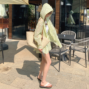 黄绿色碎花防晒衣套装女夏季2025轻薄长袖连帽外套开衫短裤两件套图片
