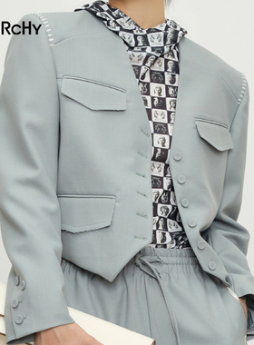 LARCHY来尔佳昵2024秋装V领净色短外套