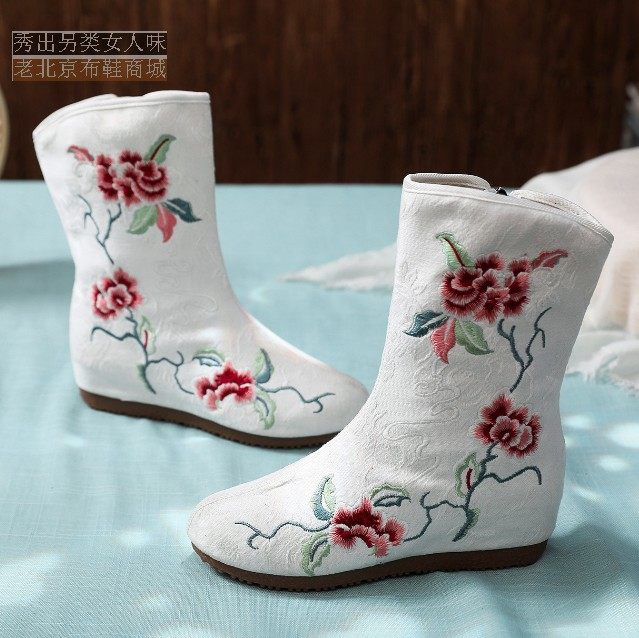古风绣花内增高汉服中筒靴子