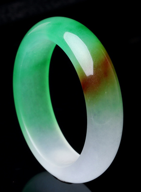 名族风女石英岩质玉礼品