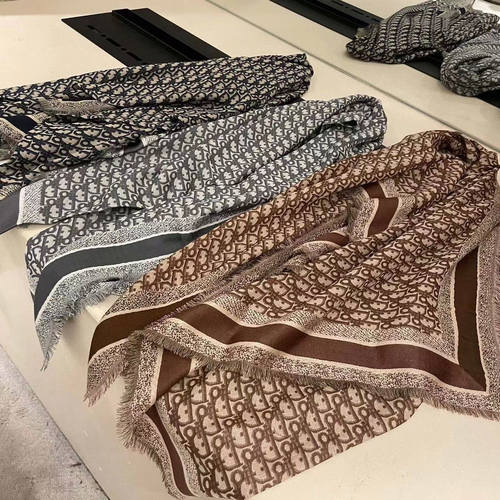 老花字母140cm大方巾围巾