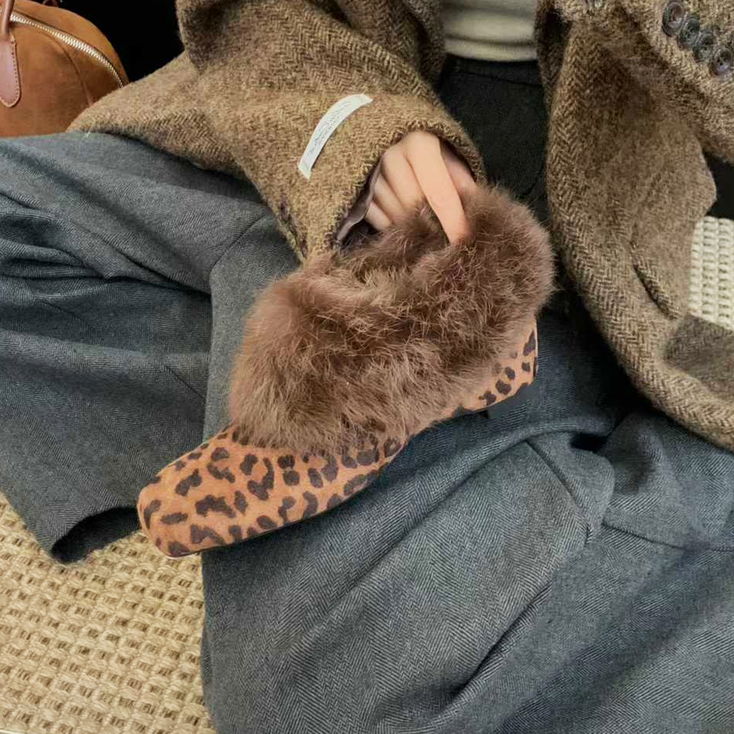 方头坡跟内增高中跟兔毛口毛毛鞋