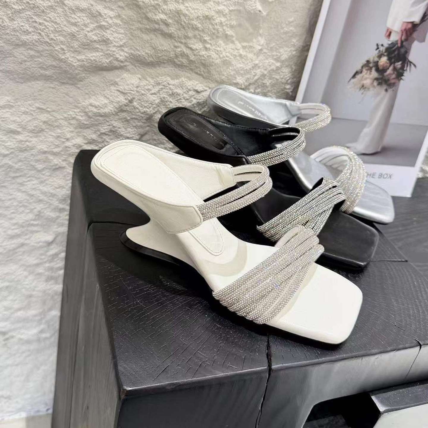 欧美时尚方头水钻绑带一字拖鞋异形跟高跟坡跟轻奢凉拖鞋法式女鞋