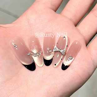 波点猫眼手工穿戴甲黑色蝴蝶结轻奢美甲贴片 千金法式 赫本小香