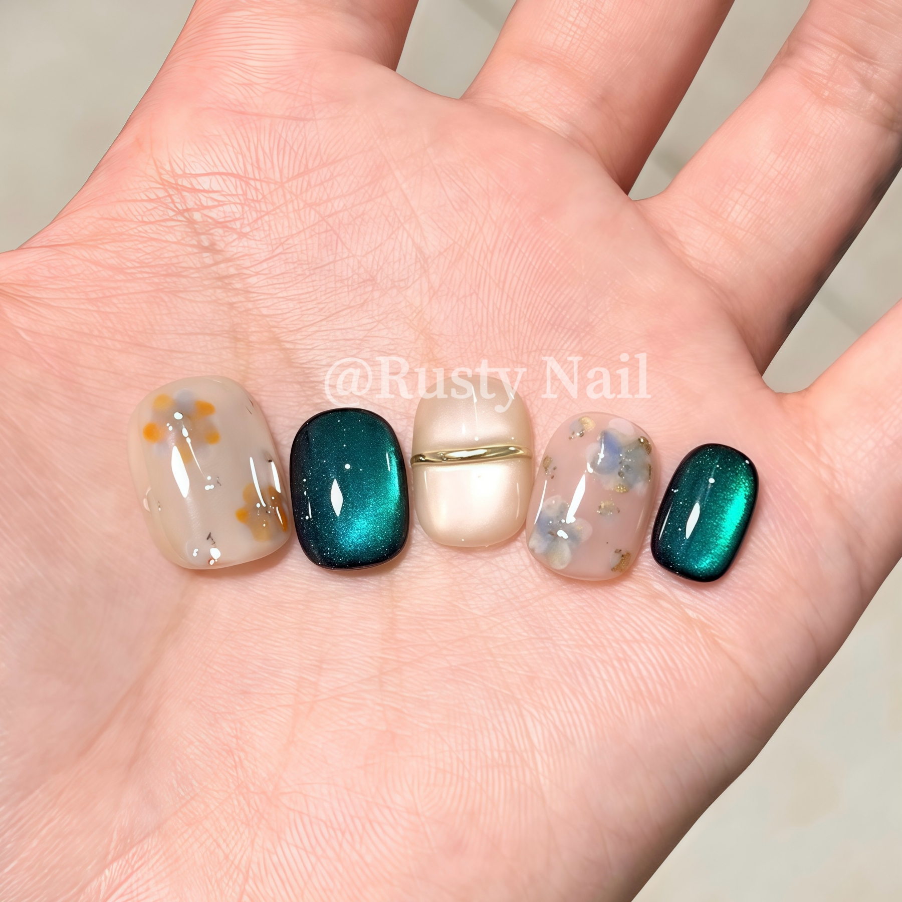 贵气高级感绿色猫眼短款手工美甲