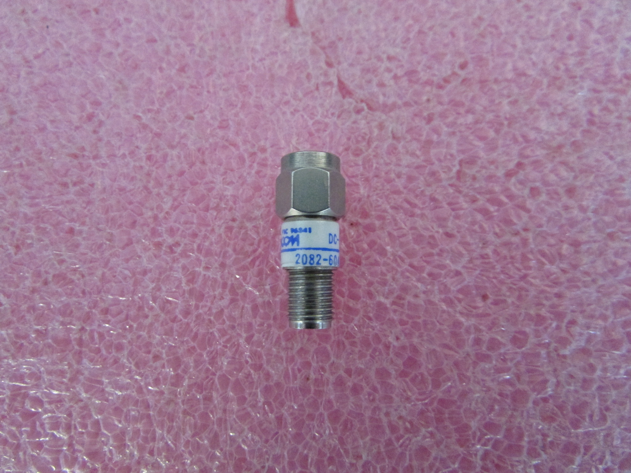 M/A-COM 2082-6042-07 DC-18GHz 2W SMA 7dB 射频固定衰减器