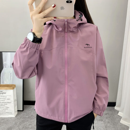 防风网衬女春秋季休闲宽松冲锋衣