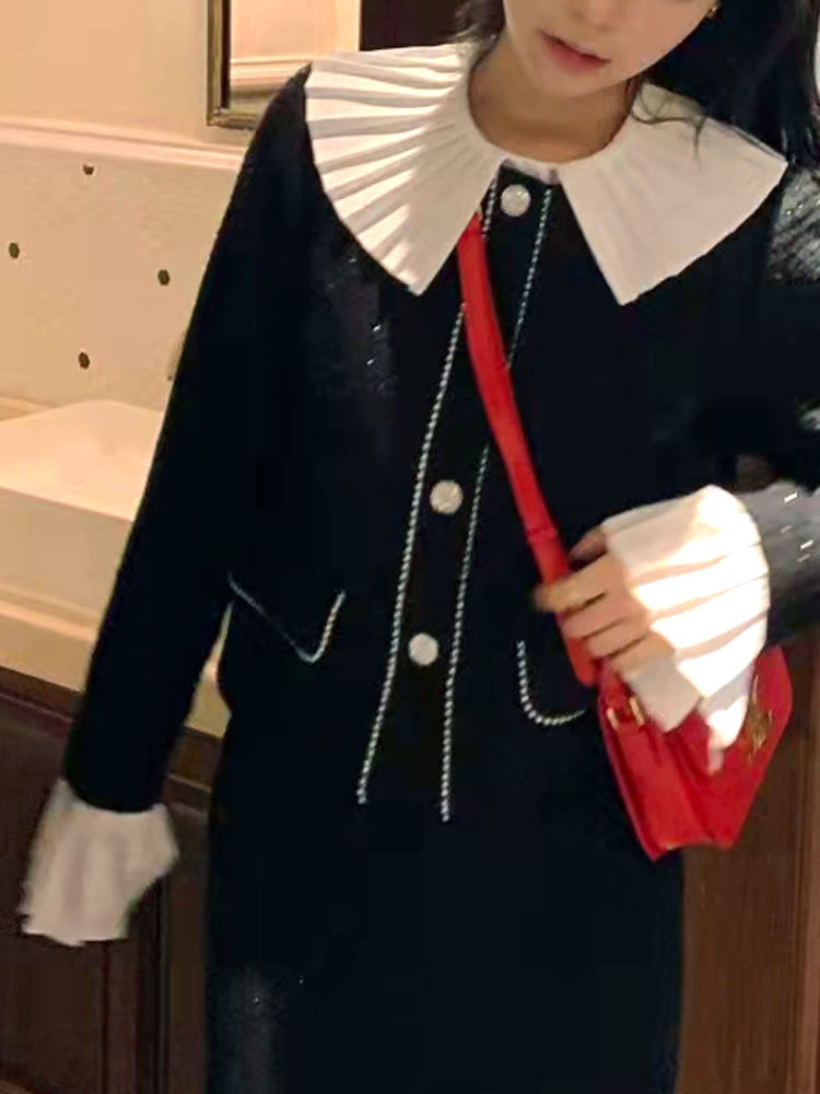 AUTUMN AND WINTER A FALSE COLLAR A CHILDRENS VERSATILE LAPEL A PLEATED COLLAR A SWEATER A DECORATIVE COLLAR A ROUND NECK A HIGH NECK BLACK AND WHITE